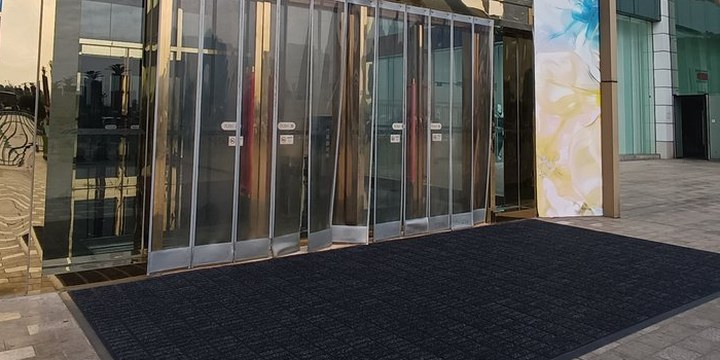地垫怎么选？商场入口刮沙除尘地垫的7个判断点
