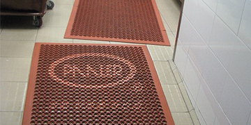 厨房防滑地垫、防滑砖、防滑液，哪种好?