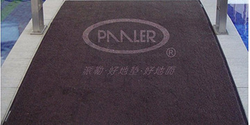 卫生间门口吸水地垫哪种材质的好?挑选技巧分享