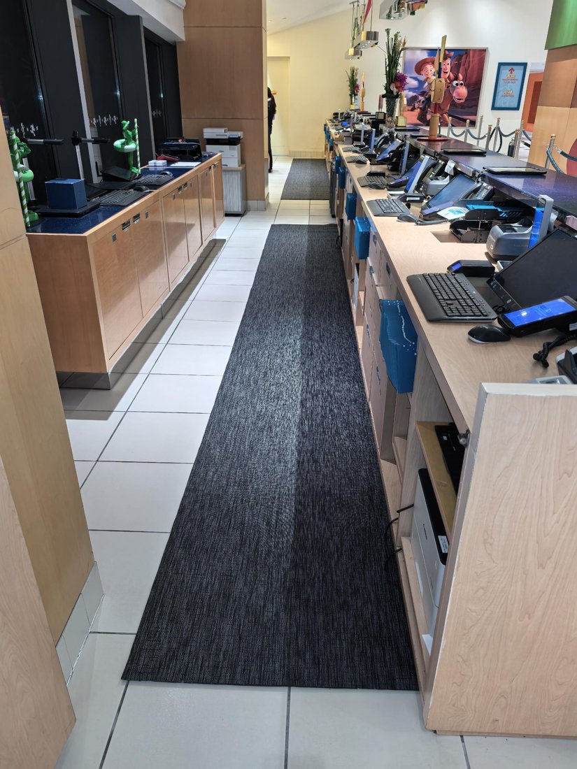 迪士尼玩具总动员酒店 · 前台工位