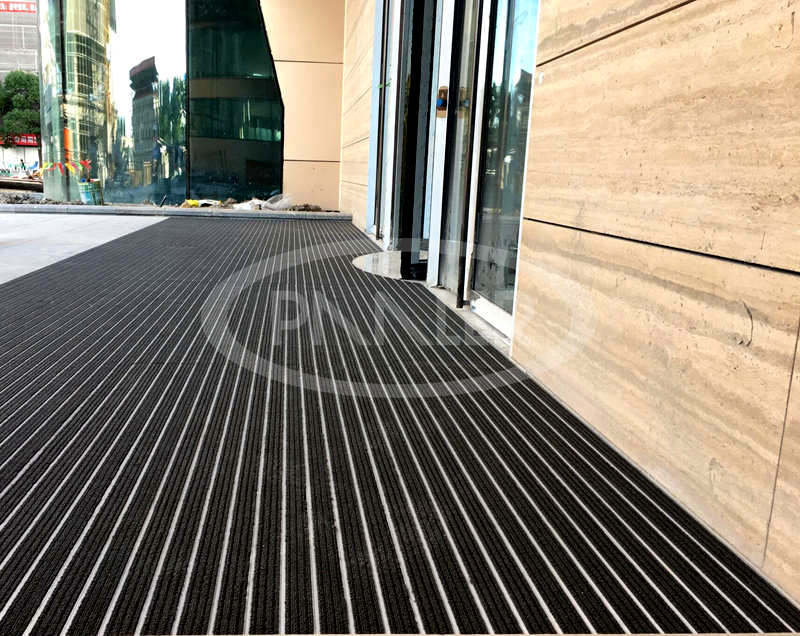 Aluminum floor mat.jpg