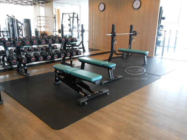 健身房橡胶地垫